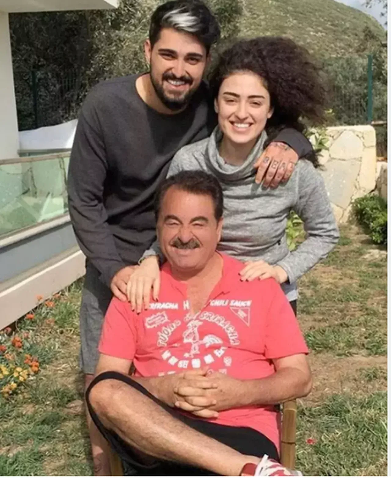 Dilan Çıtak babası İbrahim Tatlıses'e koştu! Ahmet Tatlı ayağındaki kelepçe sebebiyle babasına yaklaşamadı 