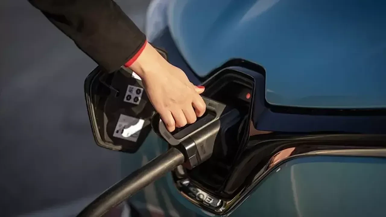 Elektrikli araçlarda ikinci el dönemi! Talebi arttıran sadece benzin değil: İşte 2. el elektrikli araca yönlendiren kritik faktör