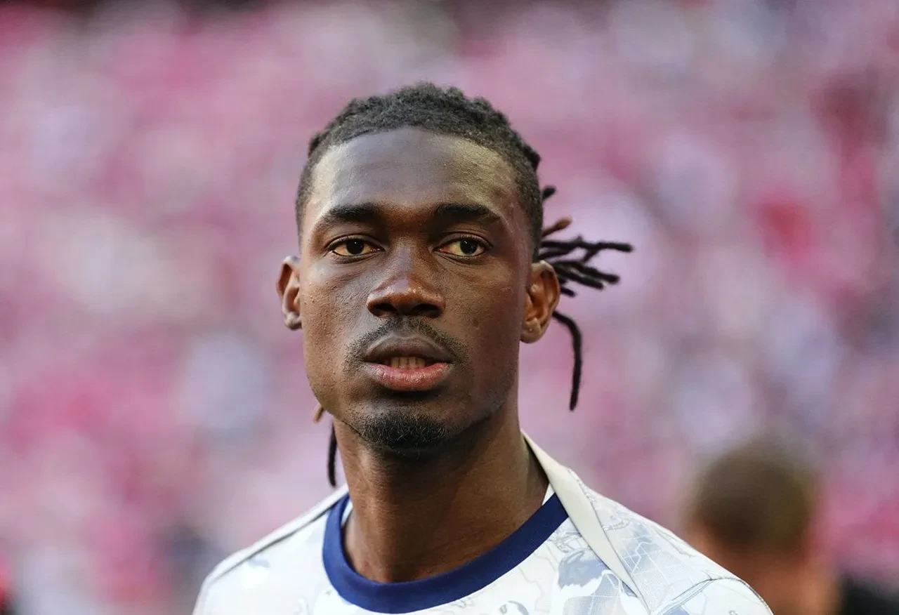 Fenerbahçe'de orta saha transferi için start verildi! İngiltere'den yıldız isim geliyor: Görüşmeler başladı