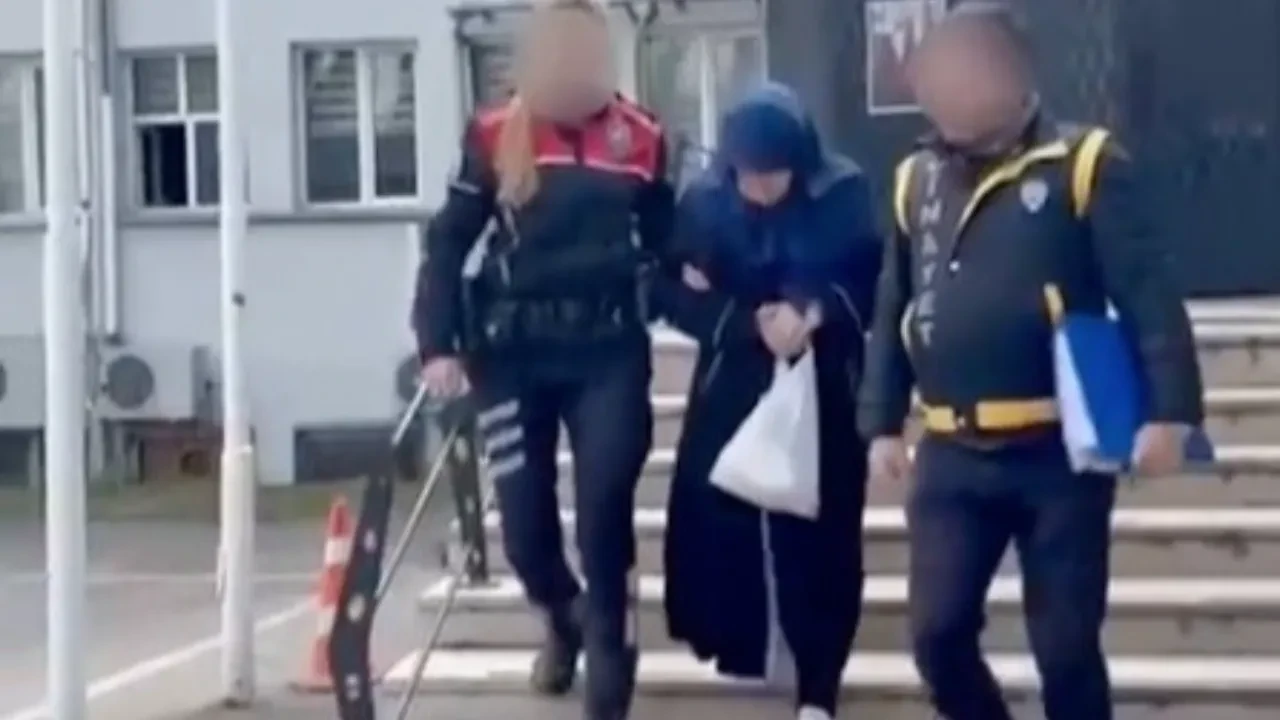 Her detayı kan dondurdu! Kocasının cesedini 15 parçaya ayırıp, çöp konteynerine attı