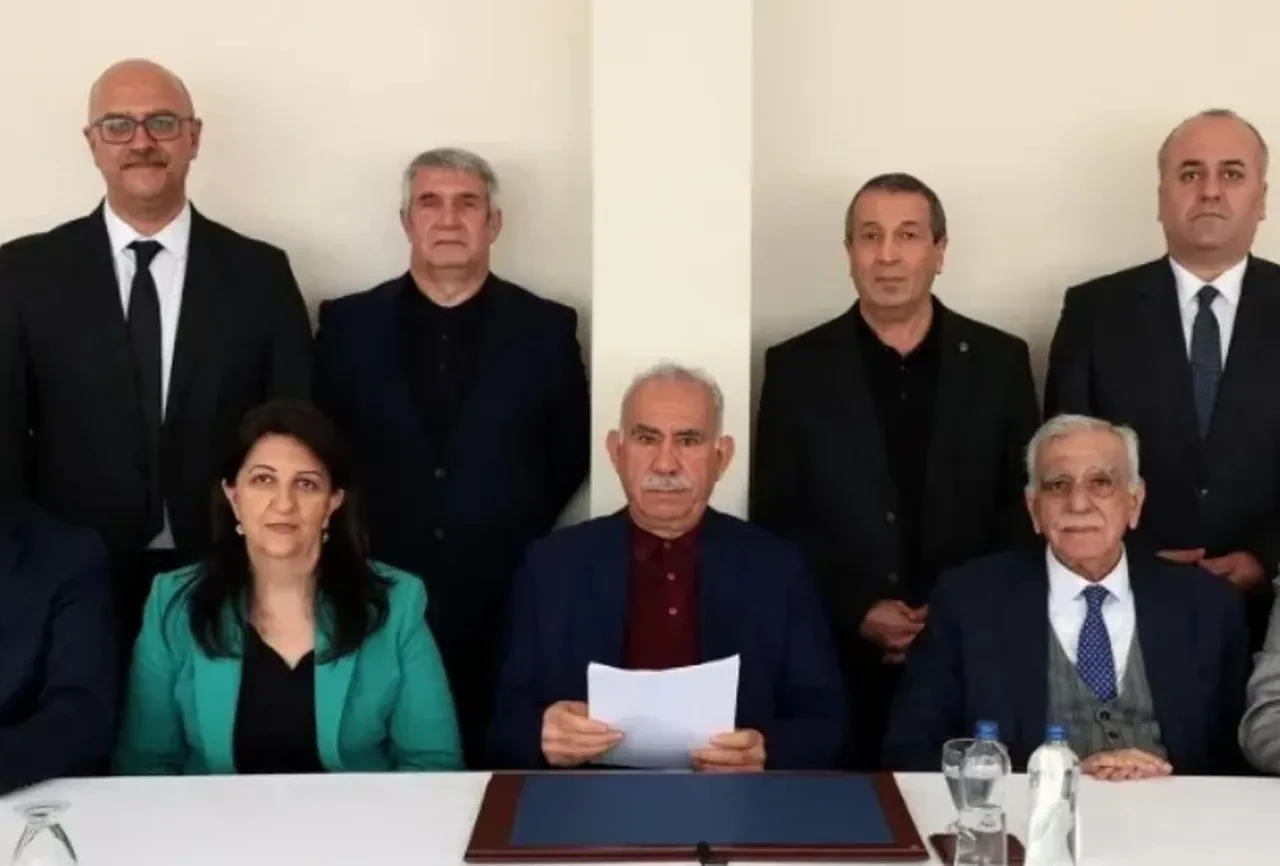 İmralı'da yeni düzenleme: Öcalan'a yeni çalışma ofisi