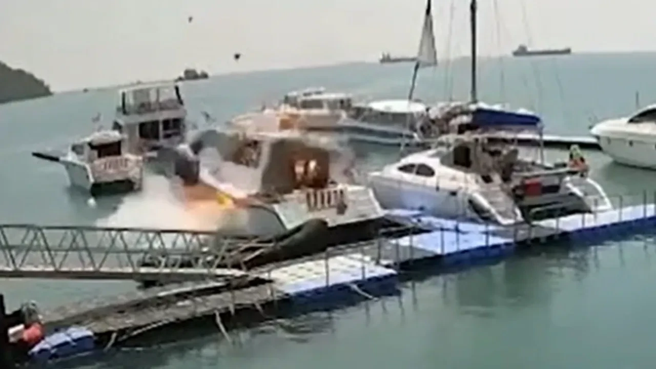 İskeledeki tekne böyle patladı! Taylan'da korkunç olay