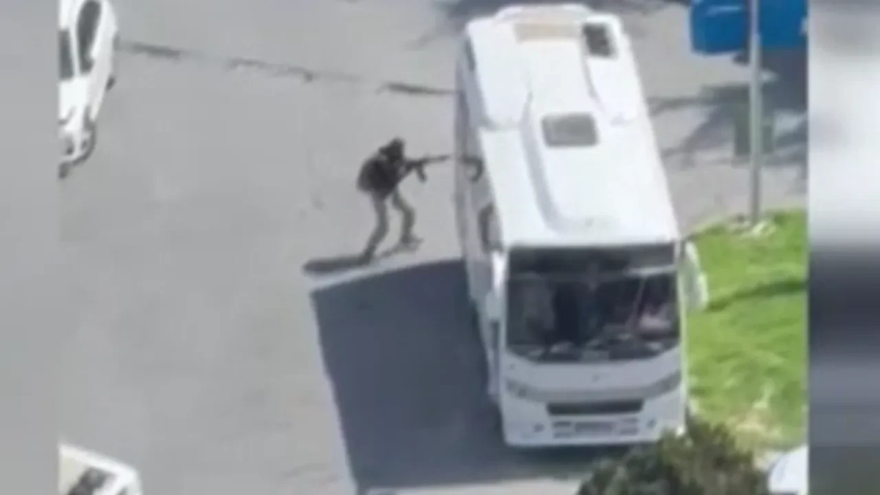 İsrail Konsolosluğu önündeki çatışma anları ortaya çıktı