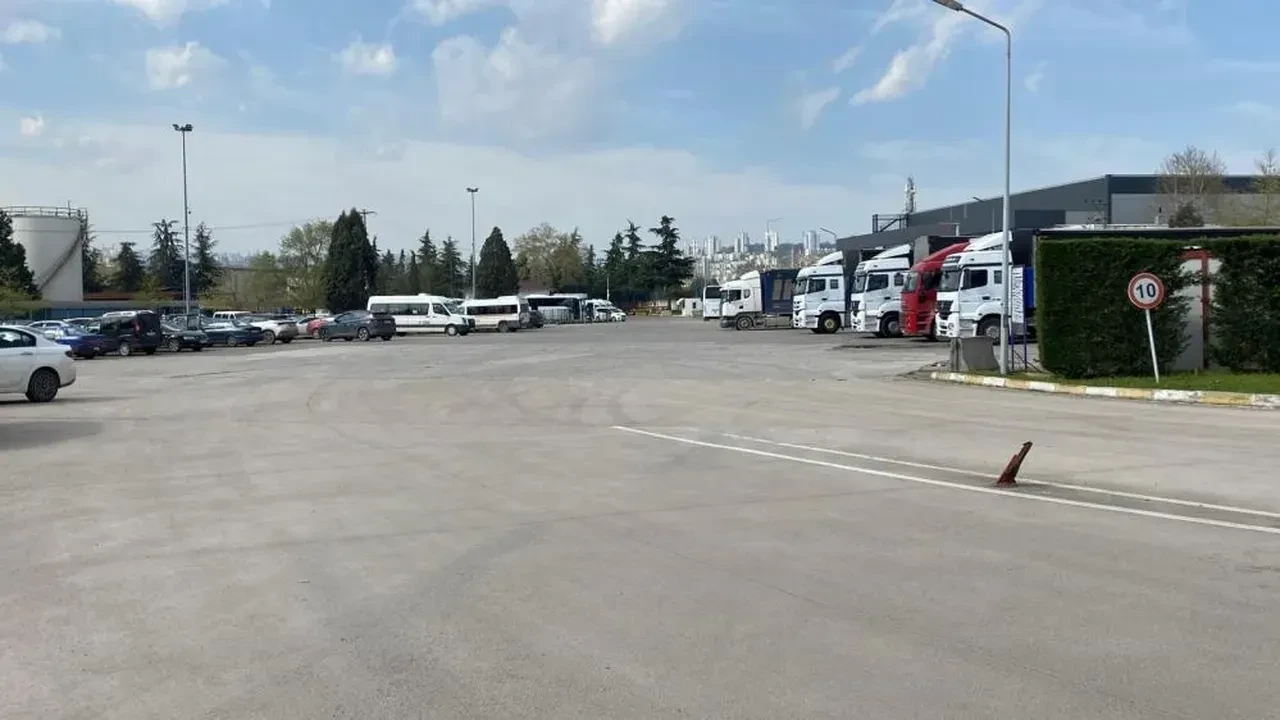 Lastik fabrikasında makineye sıkışan işçiden acı haber