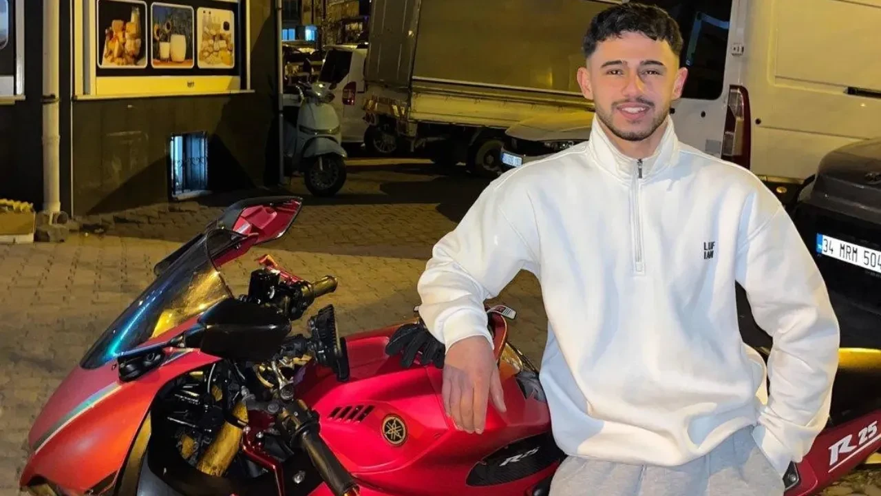 Motosiklet sürücüsü genç kıza çarptı, feci kazada hayatını kaybetti