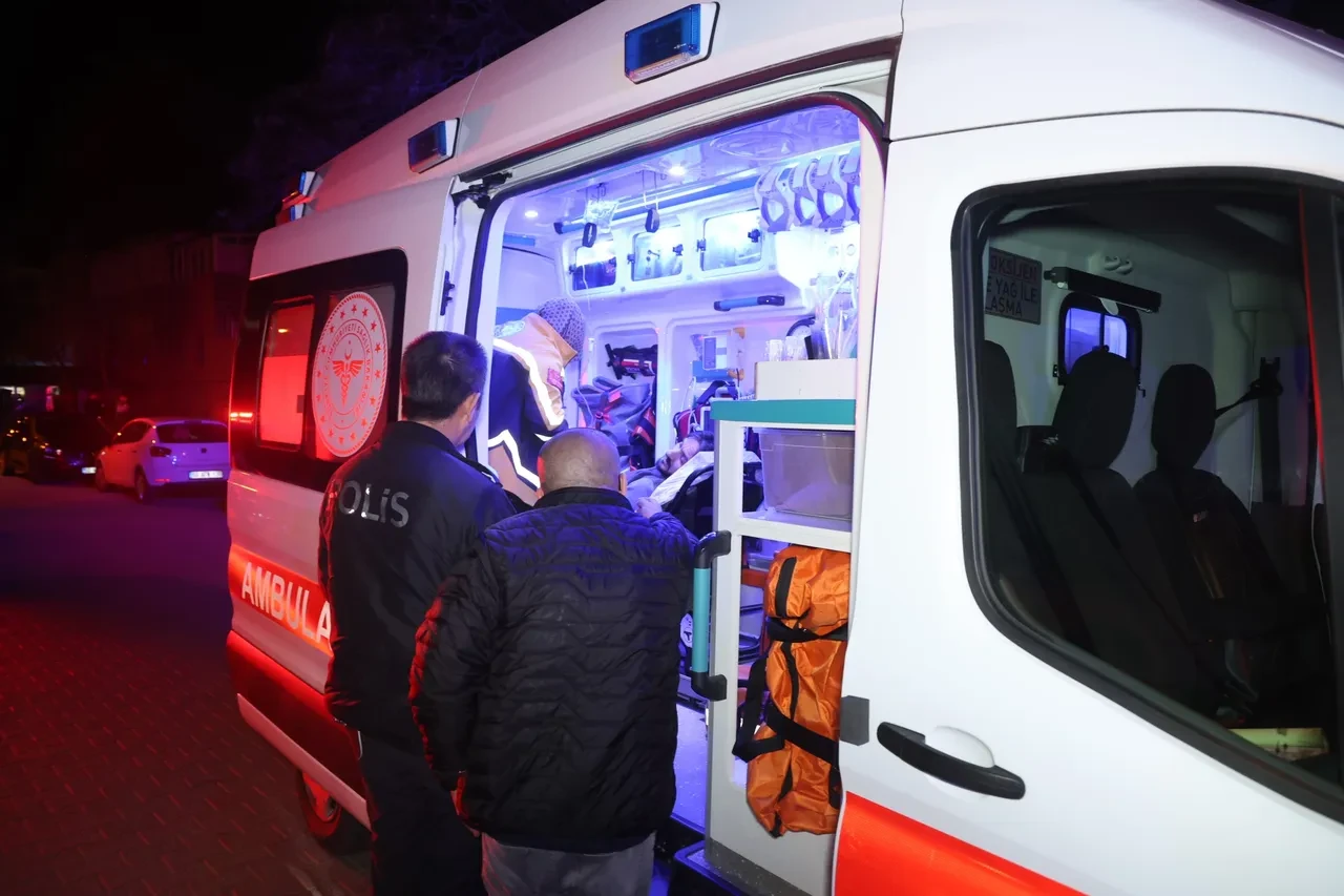 Nevşehir'de şaşkına çeviren kavga! "Bu parkın lambası niye yanmıyor?" diyerek birbirlerine girdiler