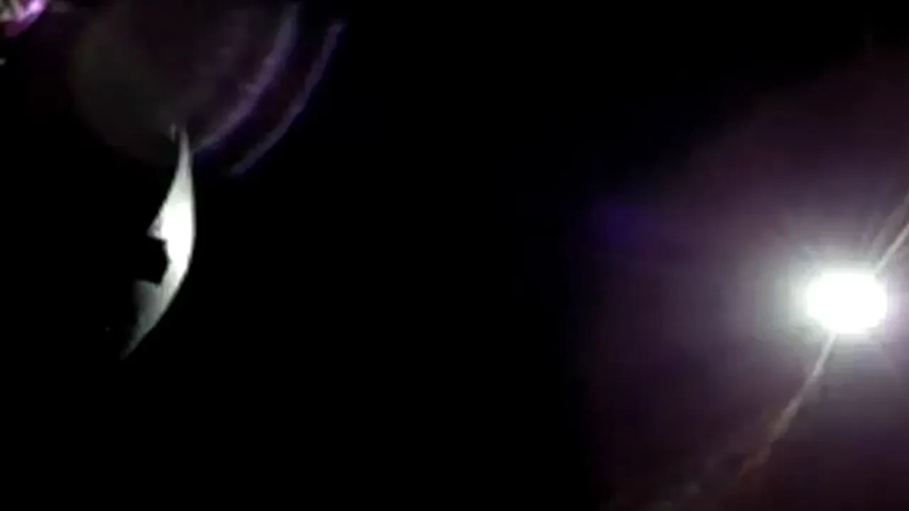 Orion uzay kapsülünün Ay'ın arkasından geçtiği anlar viral oldu: Zifiri karanlık