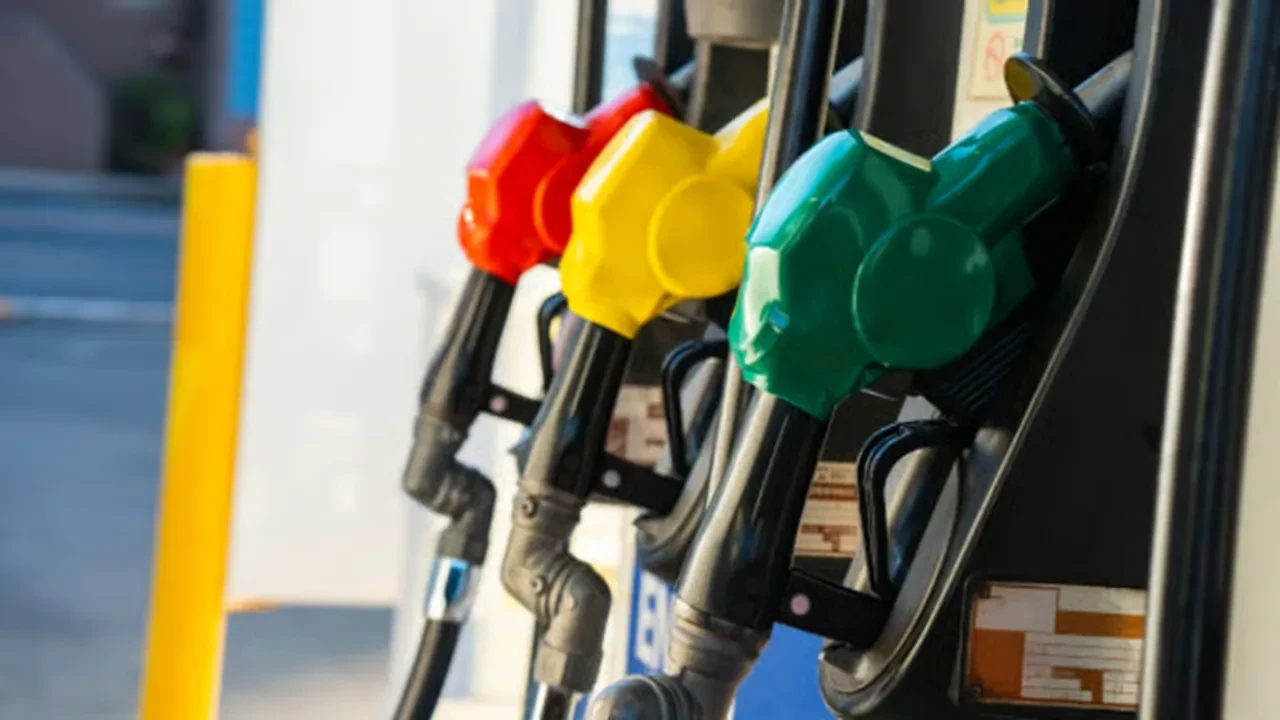 Petrolde tansiyon düşmüyor: Fiyatlar yeniden yukarı döndü