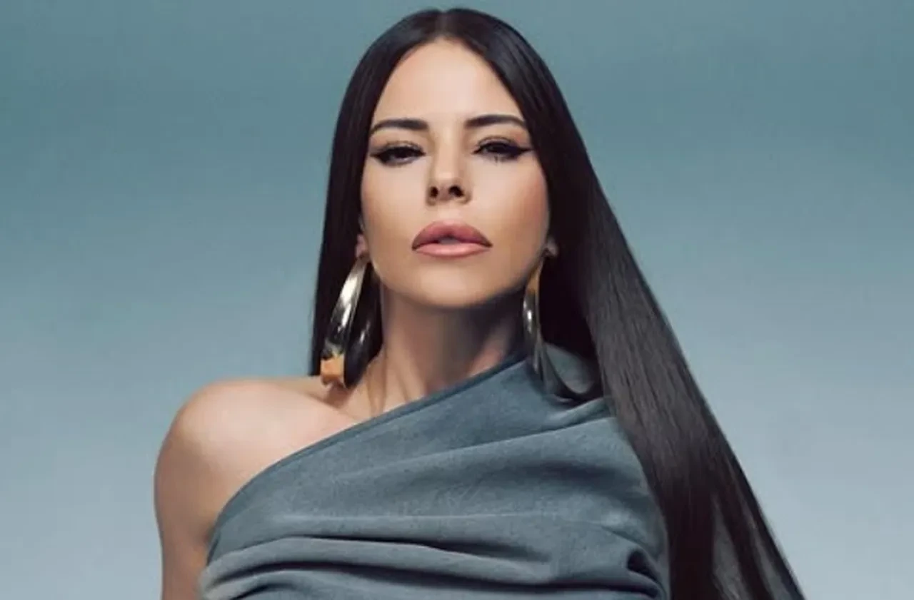 Simge Sağın ve İlkay Şencan ödül töreninde aşklarını ilan etti, ertesi gün gözaltı şoku!