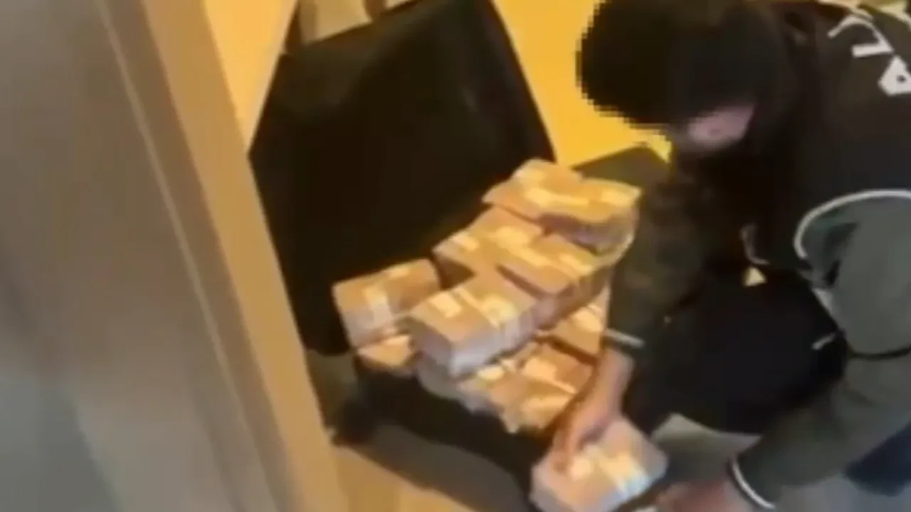 Üsküdar Belediyesi operasyonunun görüntüleri ortaya çıktı! Valizlerin içinde balya balya paralar
