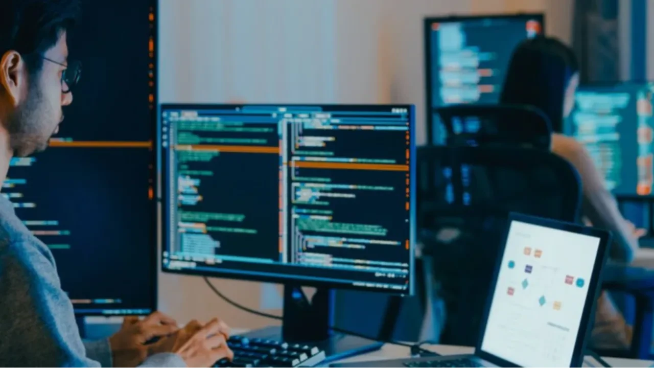 Yapay zeka işsiz bırakacak deniyordu: Şimdi personel bulunamıyor