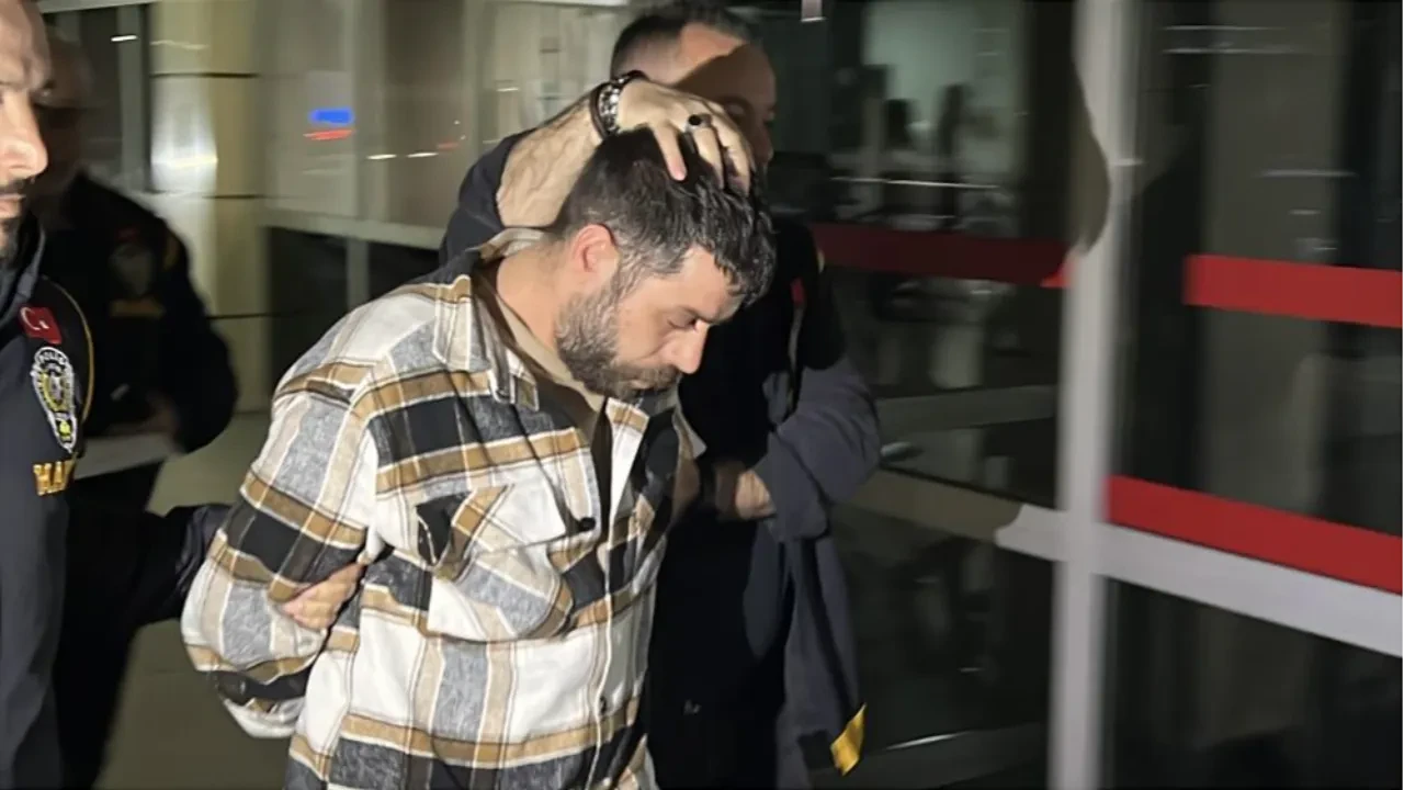 Yaşlı kadını 5 yarım altın için tülbentle boğarak öldürdü