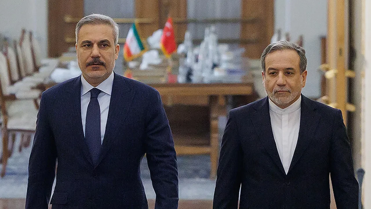 Bakan Fidan'dan peş peşe kritik temas! Ana gündem ABD-İran ateşkesi