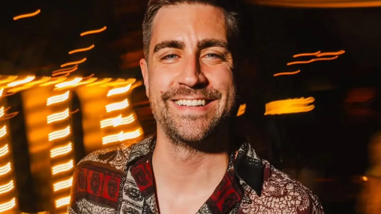 Çağlar Ertuğrul kaç yaşında? Çağlar Ertuğrul nerede yaşıyor? Çağlar Ertuğrul evli mi?