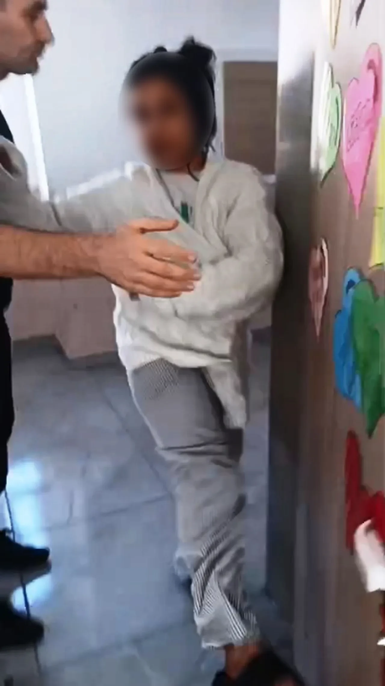 Ders sırasında skandal: Gözü dönmüş veli sınıfı bastı, öğretmene tehdit ve hakaretler yağdırdı!