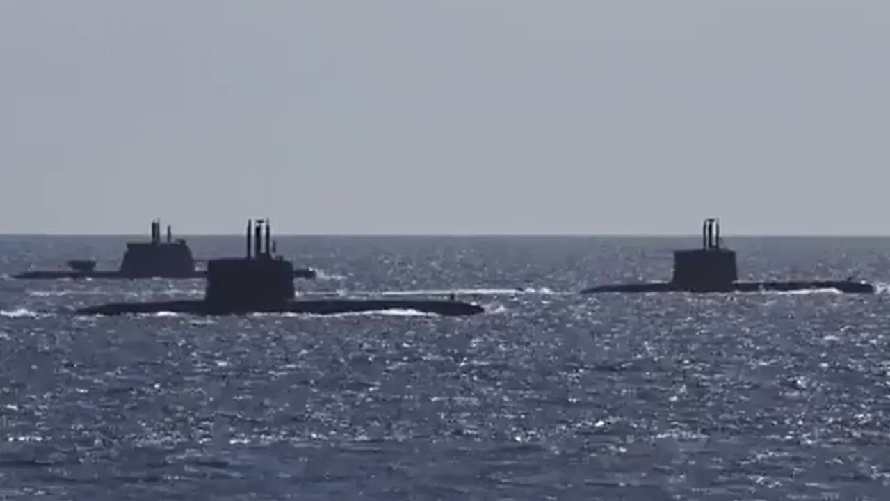 Doğu Akdeniz’de gövde gösterisi! MSB meraklandıran anları paylaştı