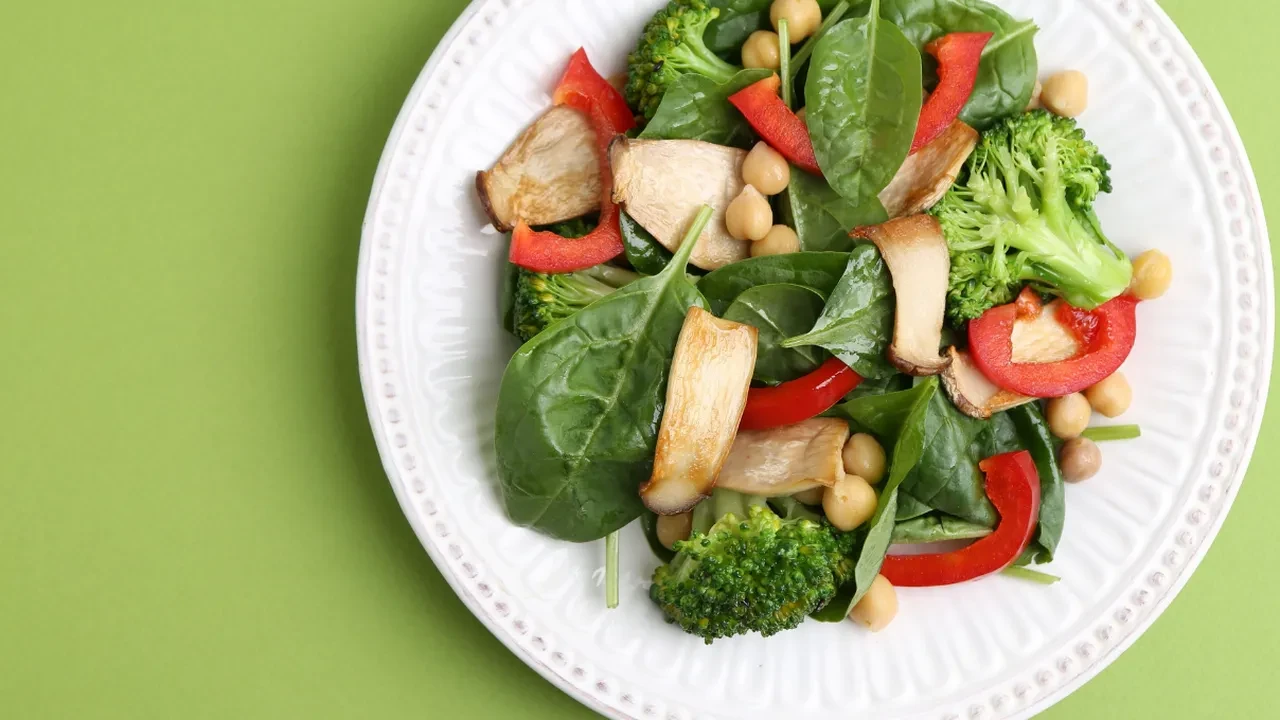 Doya doya kilo verin! Yaza dair her şey bu tabakta: semizotu, yeşil mercimek nane