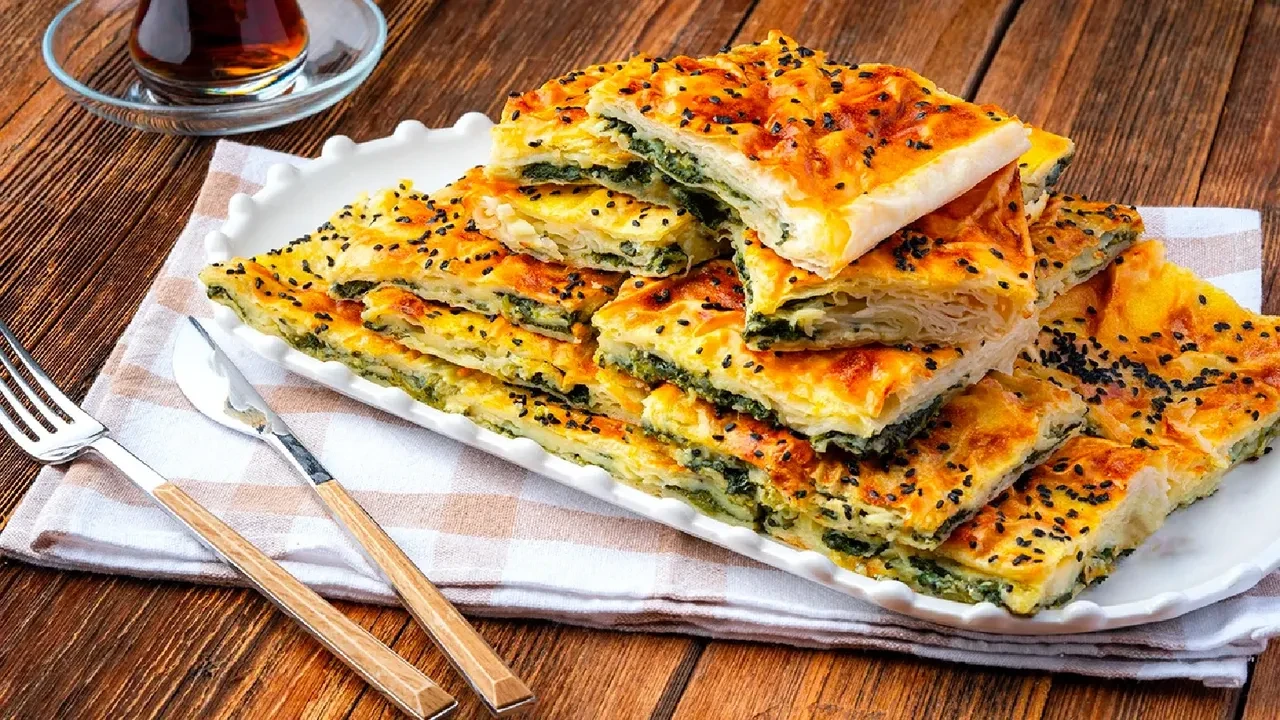 Evde Ispanaklı Ütü Böreği nasıl yapılır? Gelinim Mutfakta'dan çıtır çıtır Balkan lezzeti