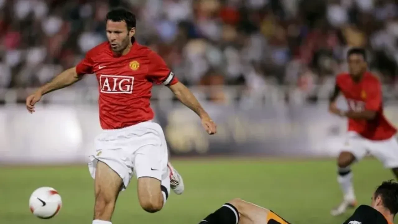 Futbol tarihinin en iyi kanat oyuncuları açıklandı: Messi ve Ronaldo podyum dışında kaldı!