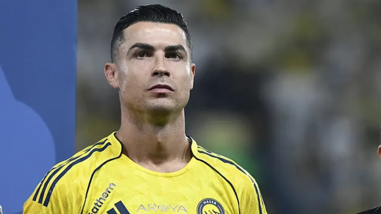 Futbol tarihinin en iyi kanat oyuncuları açıklandı: Messi ve Ronaldo podyum dışında kaldı!