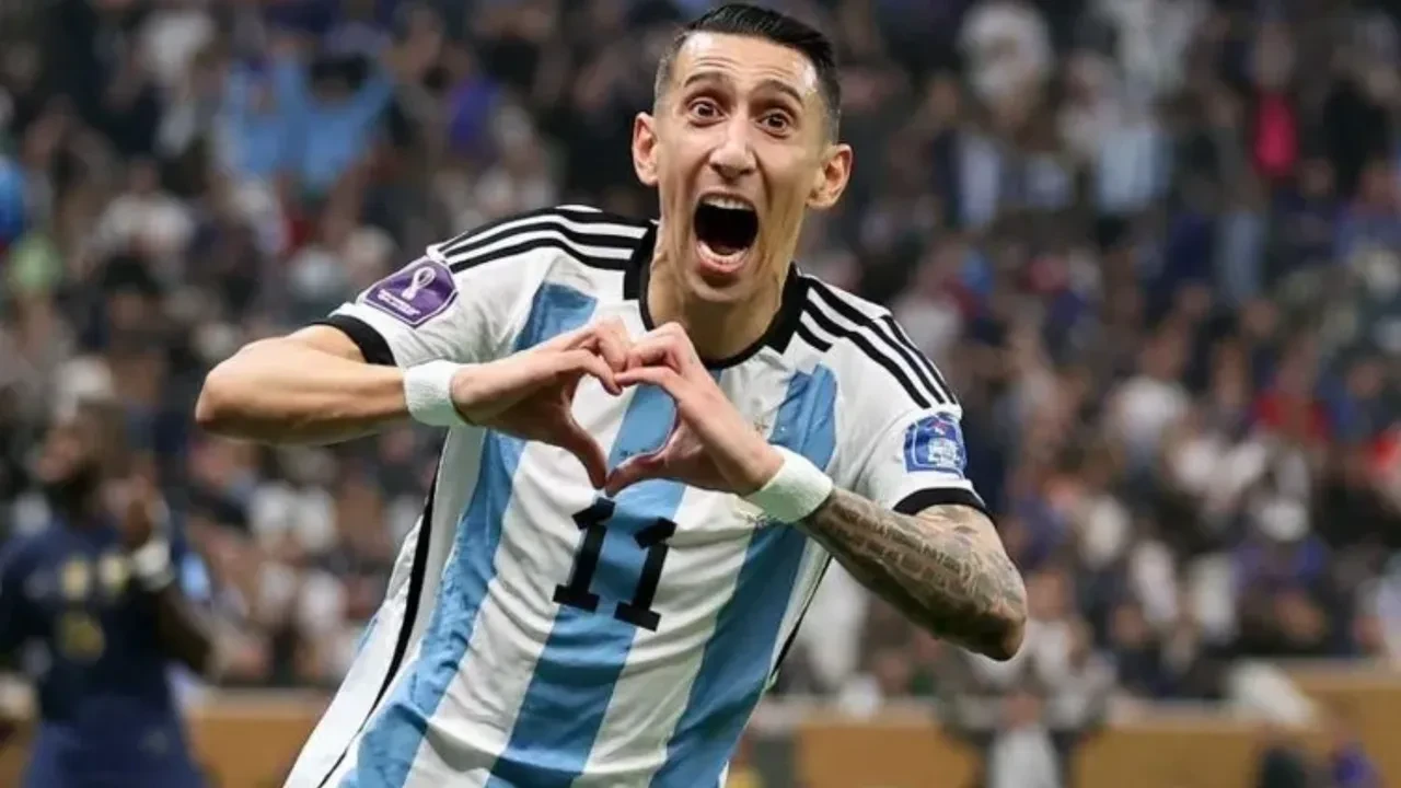 Futbol tarihinin en iyi kanat oyuncuları açıklandı: Messi ve Ronaldo podyum dışında kaldı!