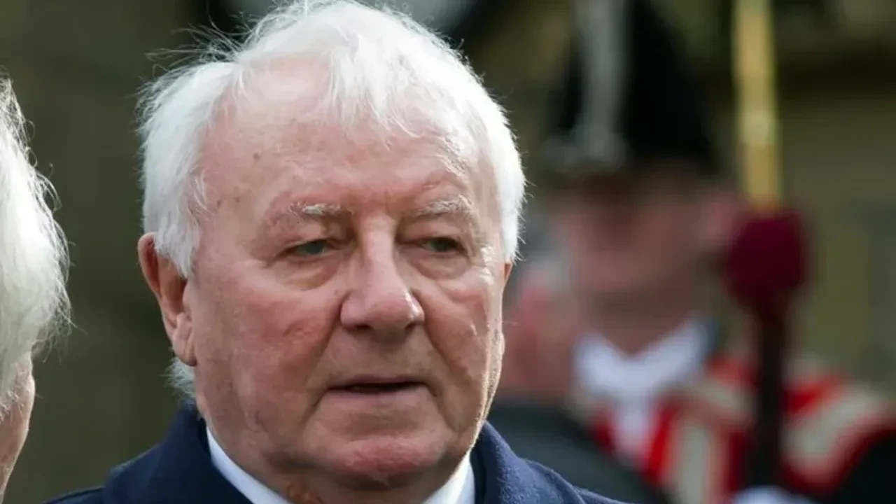 Futbol tarihinin en iyi kanat oyuncuları açıklandı: Messi ve Ronaldo podyum dışında kaldı!