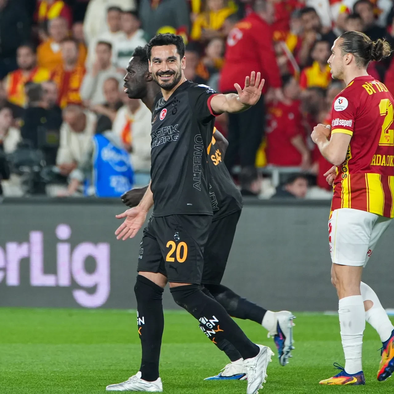 Galatasaraylı yıldızlardan Trabzonspor maçı sonrasında 'toparlanıyoruz' mesajı!