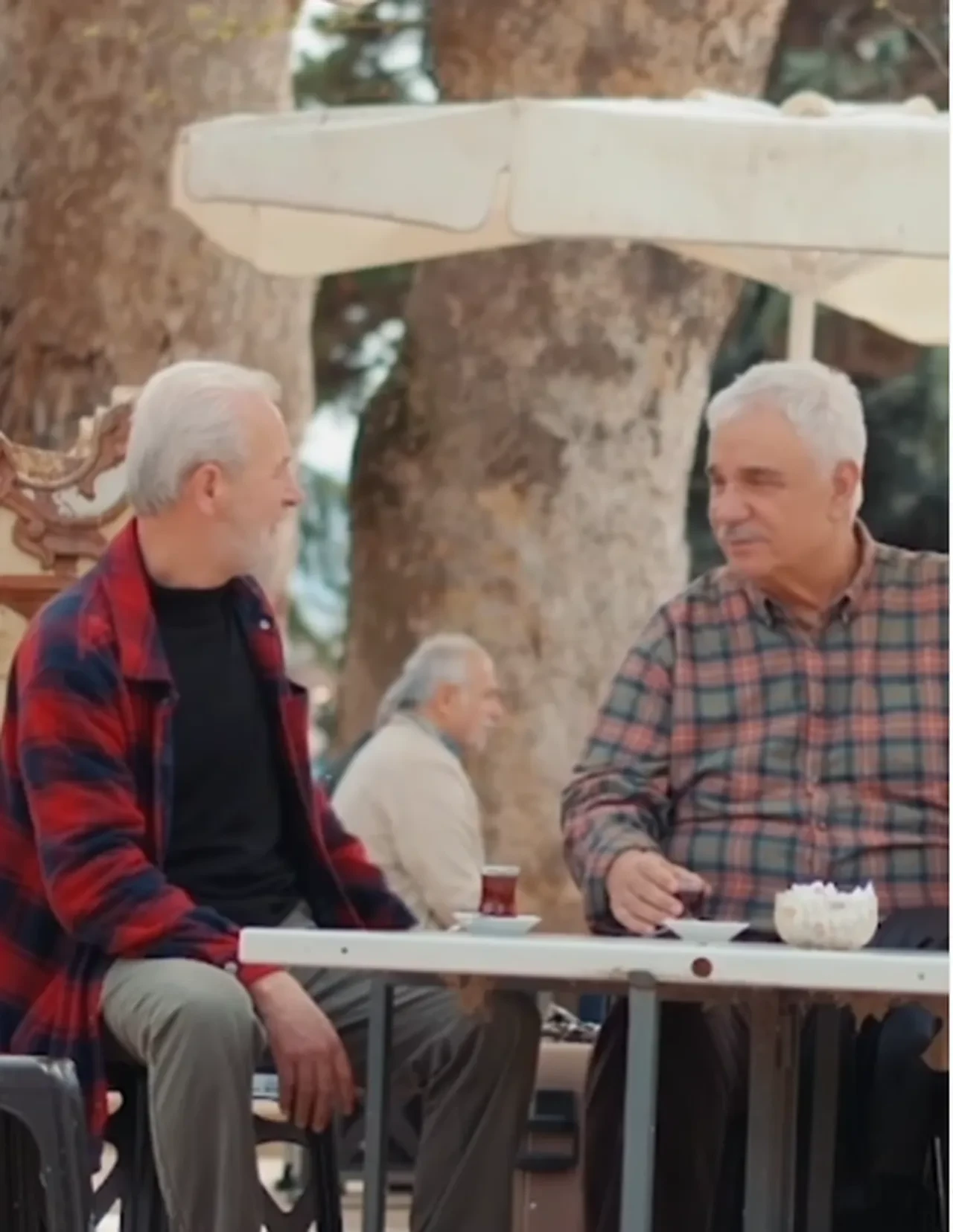 Gönül Dağı ve Gibi dizisinin oyuncusu Cengiz Ergezer pompacı oldu! Benzin istasyonundaki görüntüleri viral oldu