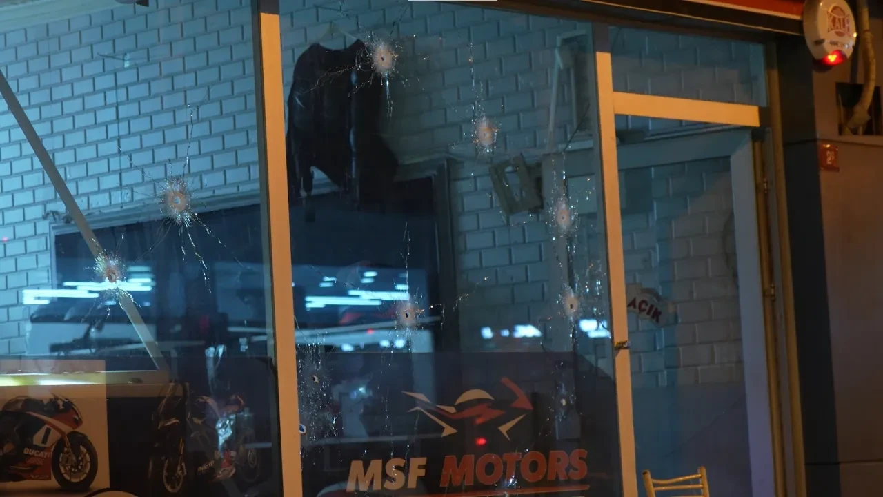 İş yerini uzun namlulu silahla taradılar! Alacak verecek kavgası kanlı bitti