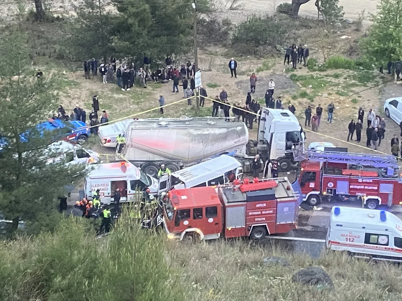 Isparta-Antalya karayolunda korkunç kaza! Çok sayıda ölü var
