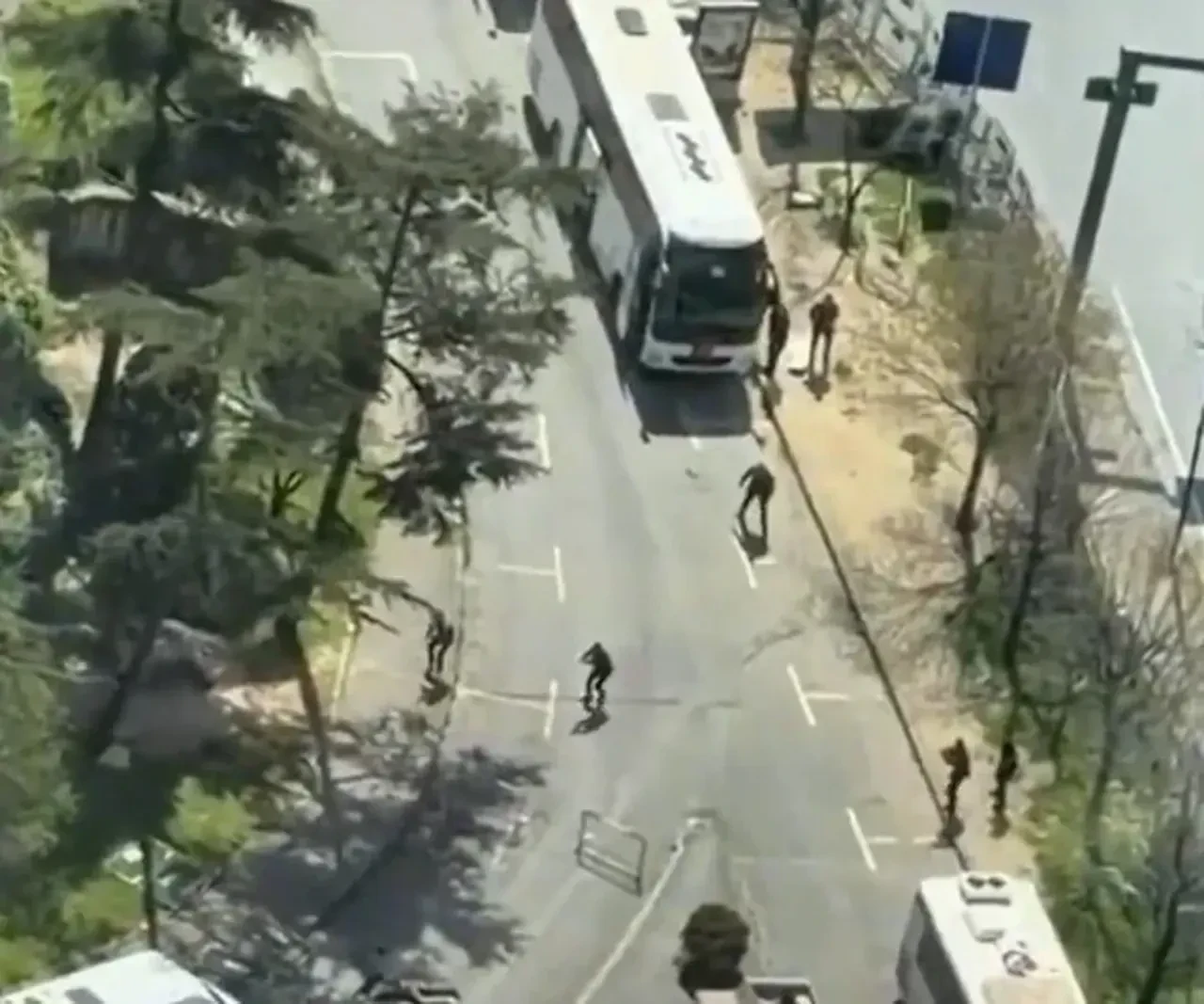 Murat Boz Beşiktaş'taki saldırı sırasında polislerimizle dalga geçen kişilere ateş püskürdü