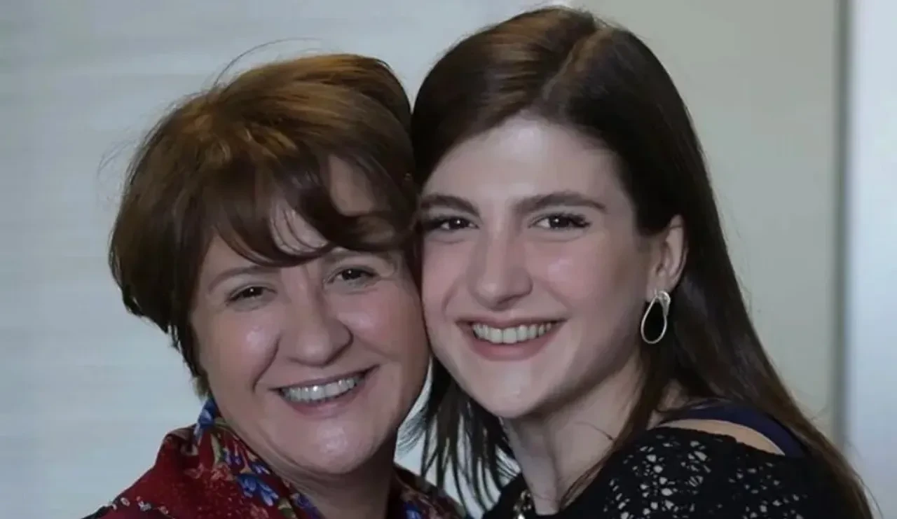 Taşacak Bu Deniz'de Savcı Feride'nin annesi Yeraltı'ndan çıktı! Hülya Gülşen ile Naz Çağla Irmak'ın anne kız olduğu ortaya çıktı!