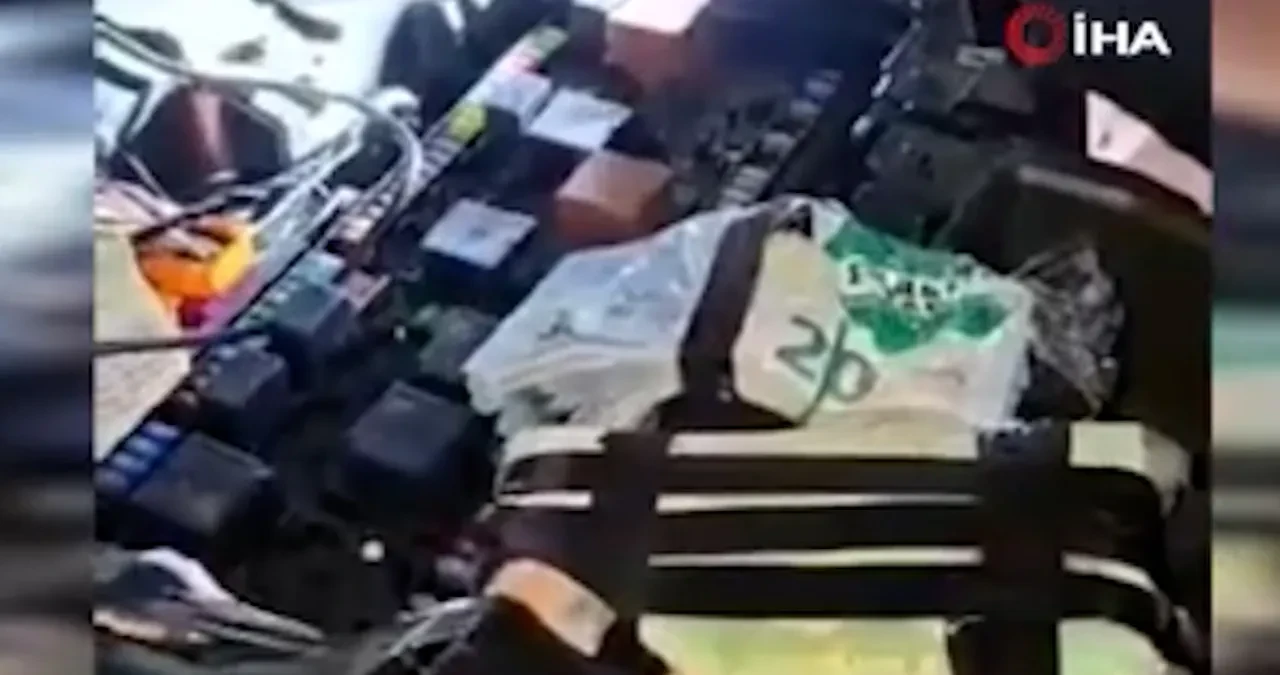 Tırın gösterge panelinden balya balya para çıktı! Ekiplerin elini attığı yerden para fışkırdı 