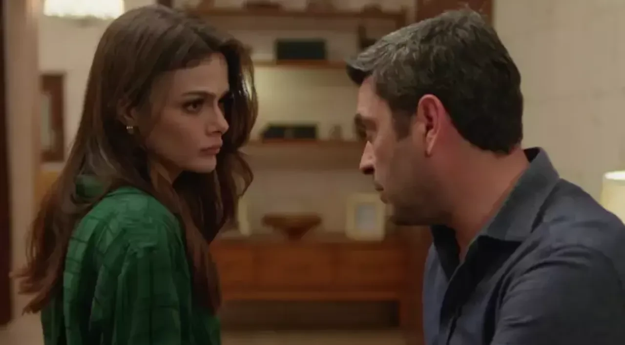 Uzak Şehir dizisinde bomba iddia: Sinem Ünsal diziden ayrılıyor mu? Uzak Şehir'e Meryem'in gelmesiyle başroller değişiyor mu?