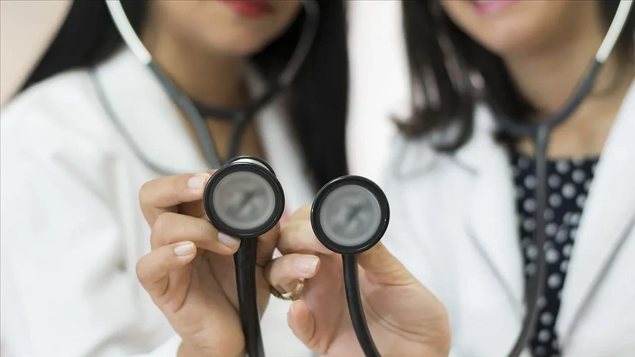 Aile hekimliğinde köklü değişiklik! Yeni kurallar Resmi Gazete'de