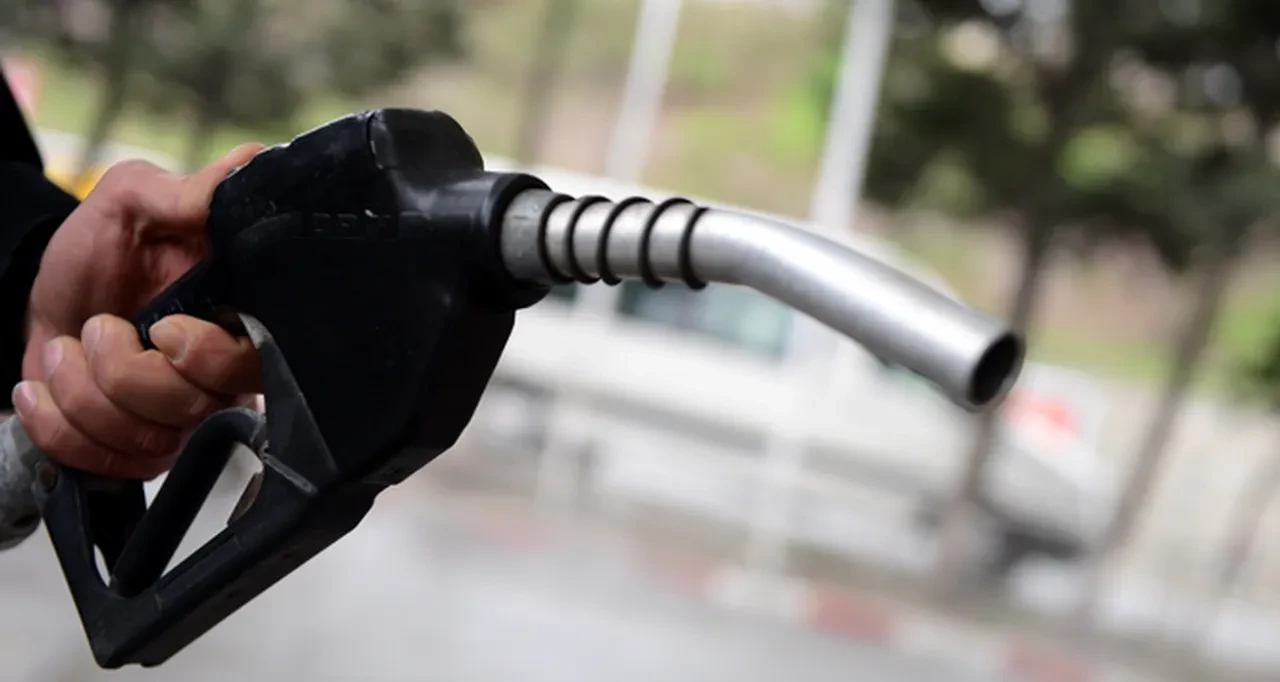 Akaryakıta dev indirim! Benzin ve motorin fiyatları değişiyor