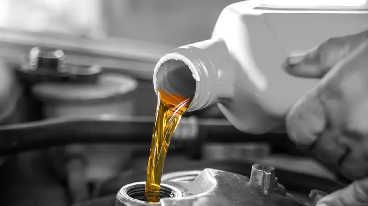 Aracınıza sakın eklemeyin! Milyonluk motoru anında hurdaya çeviren 3 tehlikeli sıvı belirlendi