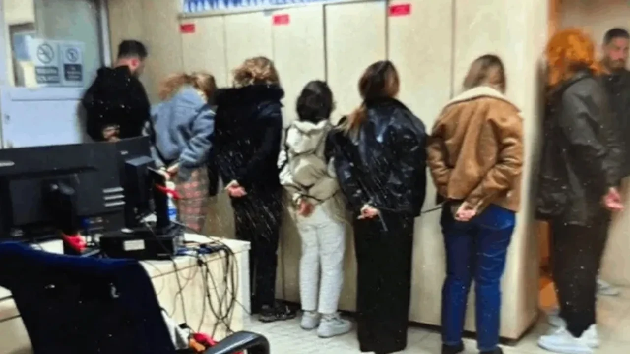 Beşiktaş'ta polislerle dalga geçen şahıslarla ilgili yeni gelişme! 