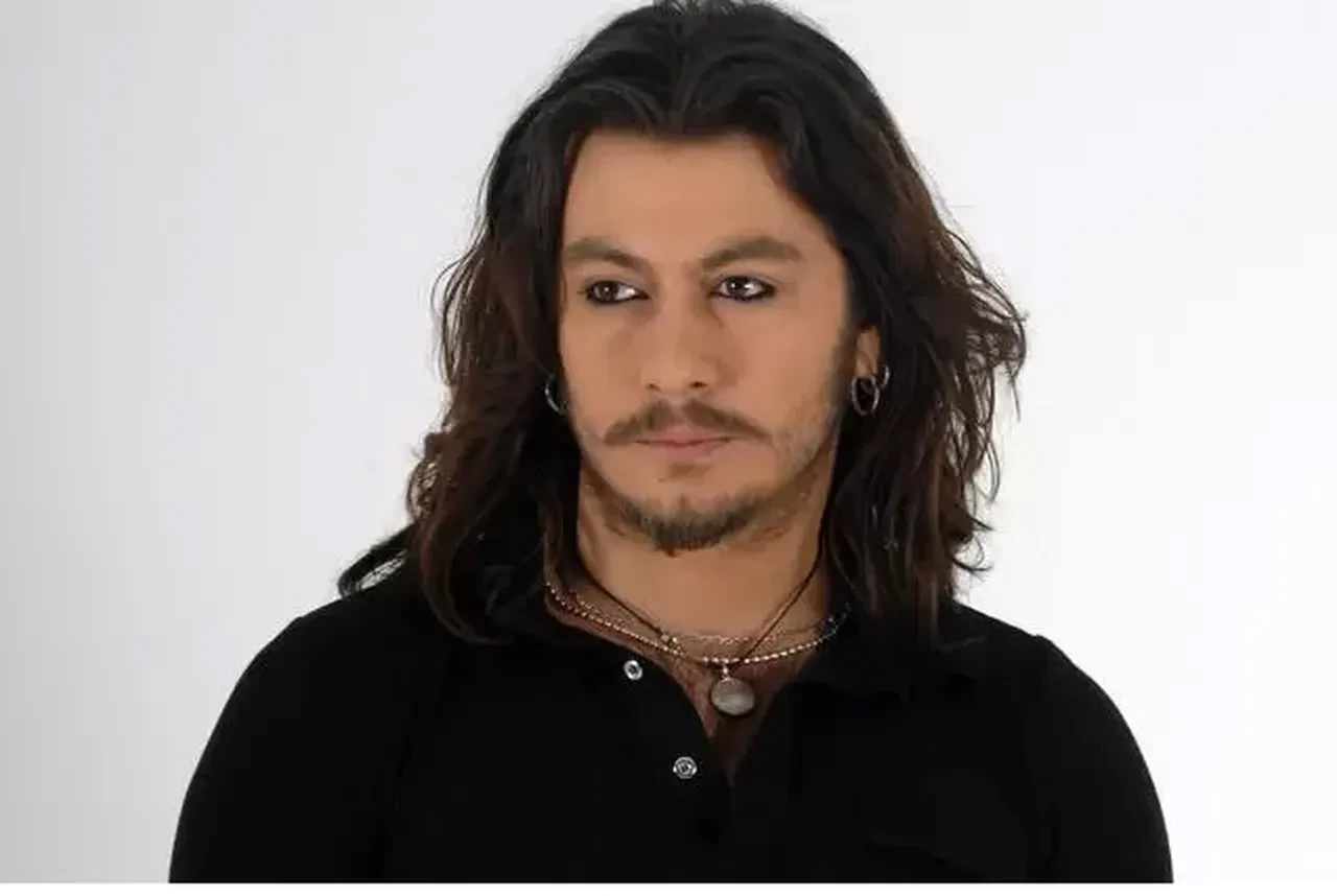 Bir gezgin Barış Akarsu'nun babası ile karşılaştı: İstanbul'a gitti, koskoca bir dünya yıkıldı