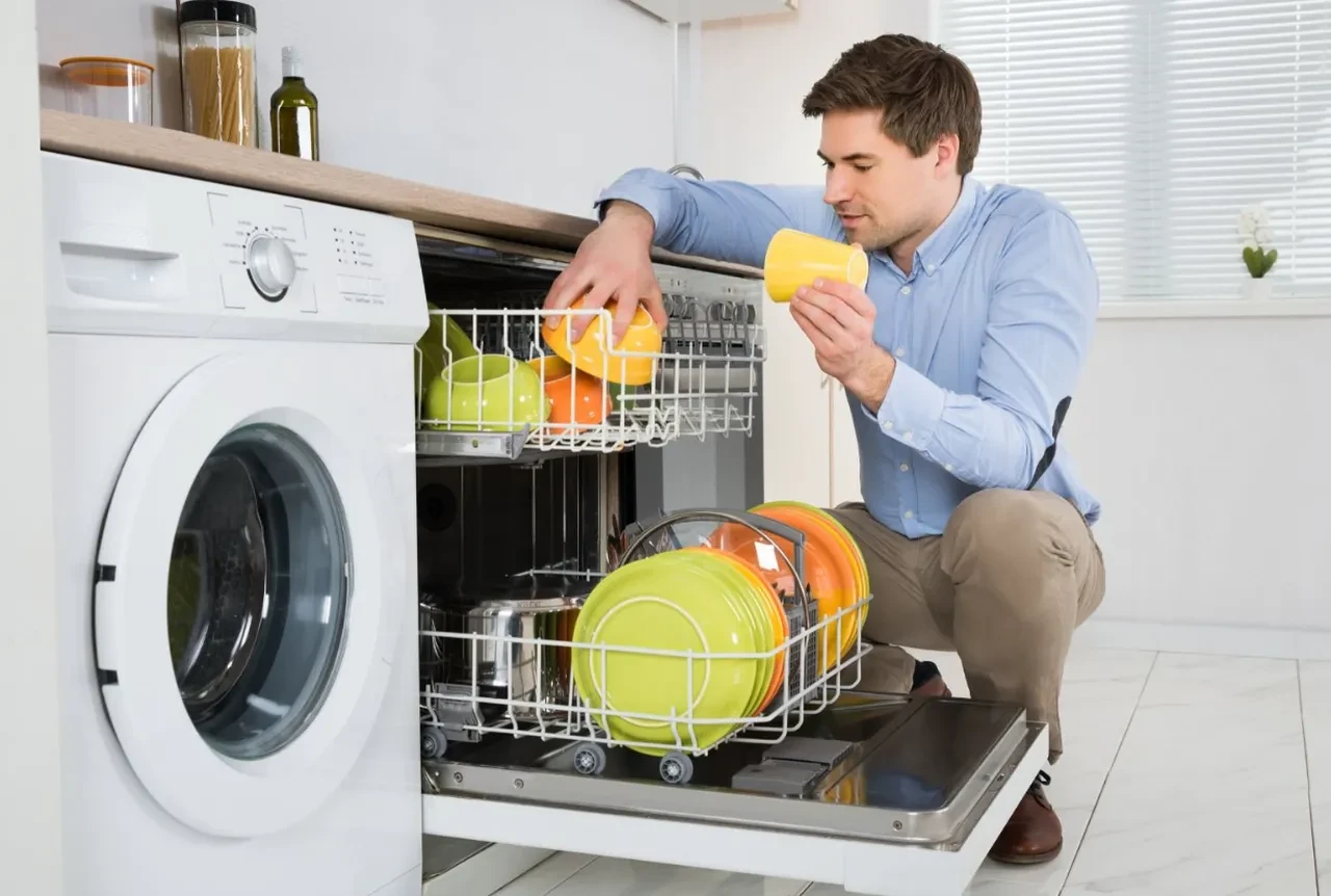 Bulaşık makinesine sakın atmayın! Mutfak eşyalarının ömrünü tek kullanımda bitiren hatalar