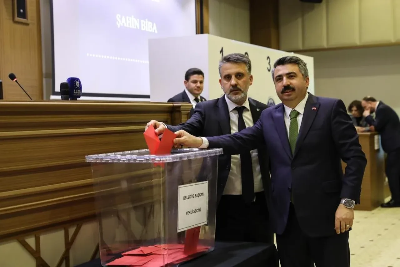 Bursa Büyükşehir Belediyesi AK Parti'ye geçti! Seçimi 61 oyla Şahin Biba kazandı