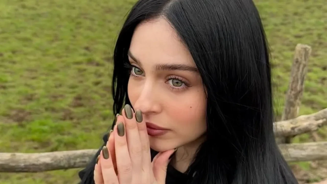 Cemre Baysel ve Cem Bölükbaşı ayrıldı mı? Tüm paylaşımlar silindi