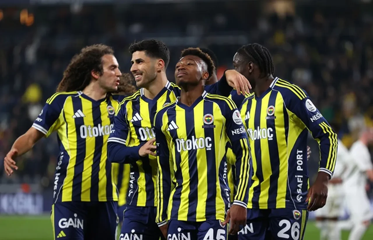 Fenerbahçe transferde gövde gösterisine hazırlanıyor! 2 dünya yıldızı için harekete geçildi: Biri Arabistan'dan diğeri İngiltere'den