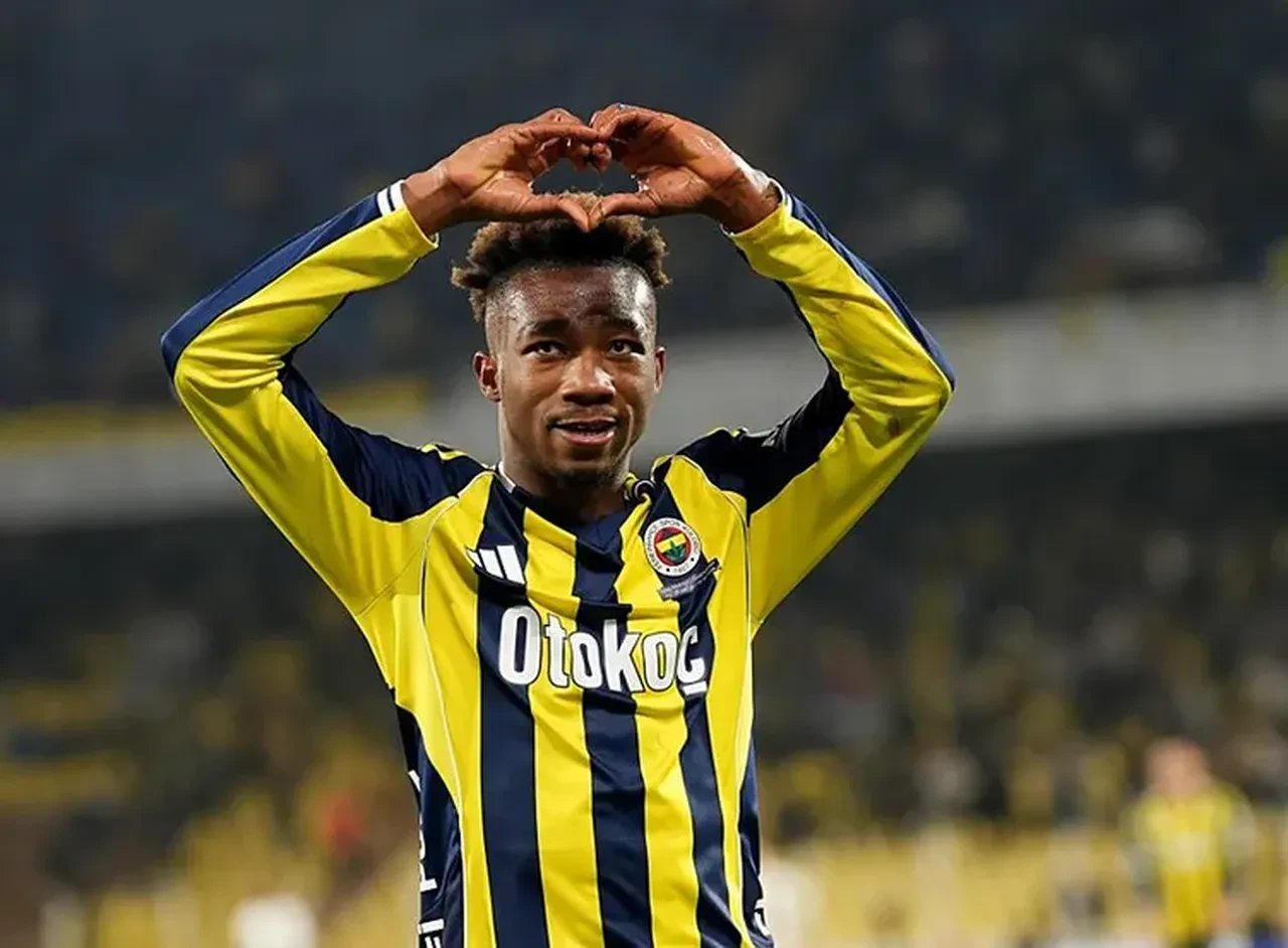 Fenerbahçe'nin yıldızı için dünya devleri sıraya girdi! Yönetim bonservis bedelini belirledi: İstenen rakam dudak uçuklattı