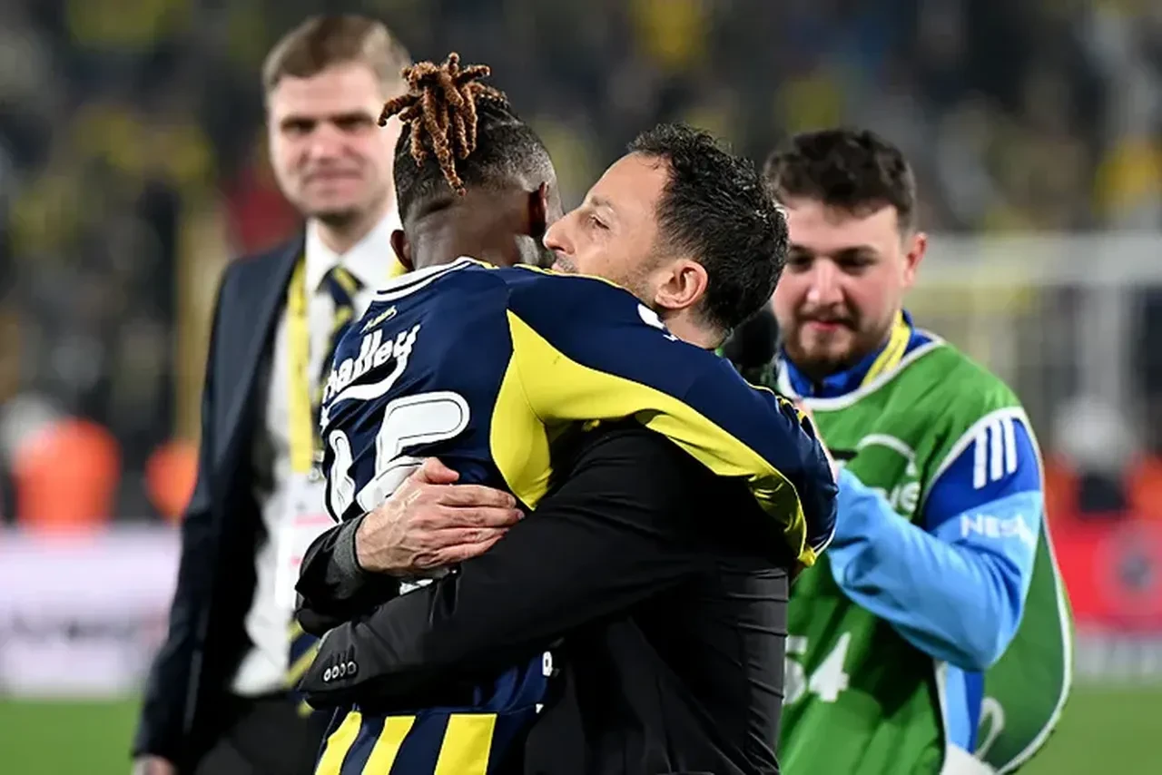 Fenerbahçe'nin yıldızı için dünya devleri sıraya girdi! Yönetim bonservis bedelini belirledi: İstenen rakam dudak uçuklattı