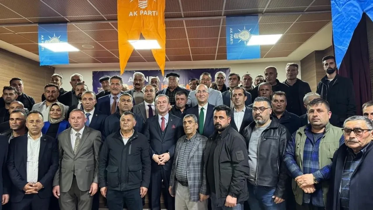 Hakkari'de Gelecek Partisi'nden toplu istifa! 35 kişi AK Parti'ye geçti