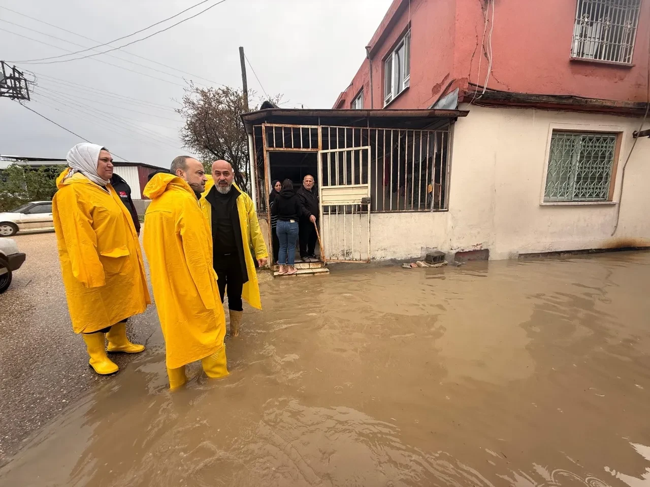 Hatay'da eğitime kuvvetli yağış arası: Antakya'da okullar tatil