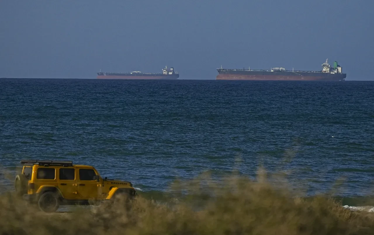 Hürmüz Boğazı yeniden kapatıldı mı? Petrol tankeri geri döndü, yeni rota açıklandı, Devrim Muhafızları ile koordinasyon şart