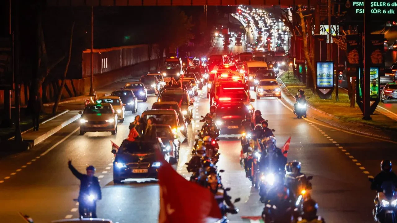 İstanbul’da işgalci İsrail ve ABD'ye karşı yüzlerce araçlık konvoy!