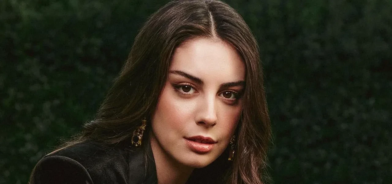 Kızılcık Şerbeti'nin Çimen'i Selin Türkmen'in mutlu günü! Ünlü oyuncu Selin Türkmen avukat oldu!